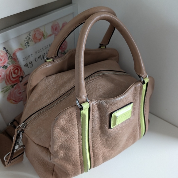 💚 Vintage 2010's Marc Jacobs Classic Q Fran Pebble Leather Crossbody Bag, Taupe - Picture 9 of 16